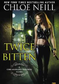 Twice Bitten - Chloe Neill